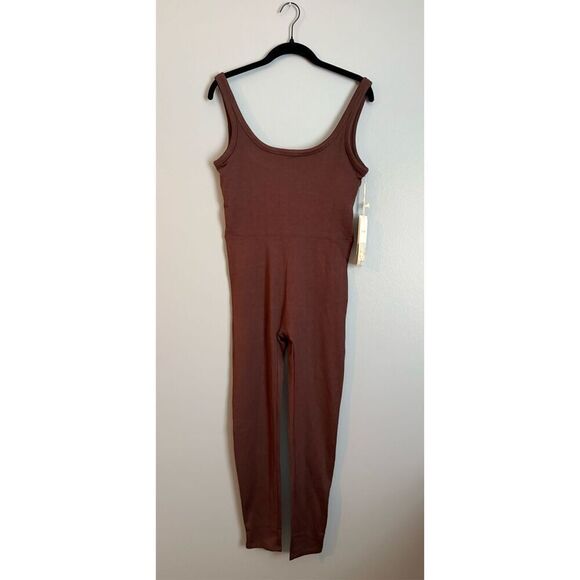 NWT Vuori Halo Essential Jumpsuit Women's DreamKnit™ Jumpsuit - Large - Mahogany - Picture 8 of 12